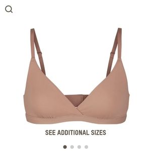 Skims Fits Everybody Crossover Bralette